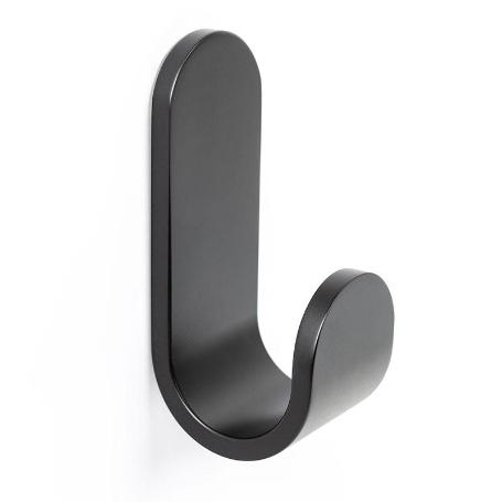 PERCHA TOK 40X100X47 NEGRO MATE  CON ADHESIVO 3M. RESISTENCIA 5KGS.
