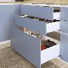 EMUCA CAJÓN EXTERIOR PROTONE 30KG CON GUÍAS DE EXTRACCIÓN TOTAL Y CIERRE SUAVE, ALTURA 131MM, PROFUNDIDAD 350MM, AC