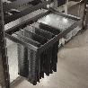 EMUCA KIT DE PANTALONERO DE 7 VARILLAS Y BASTIDOR REGULABLE QUARTZ PARA ARMARIOS, GUÍAS DE CIERRE SUAVE Y EXTRACCIÓ