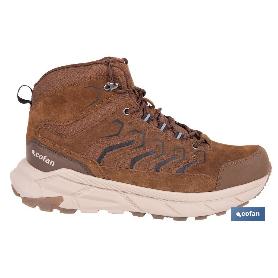 BOTA DE TREKKING MARRÓN MODELO SARDINERO TALLA 42