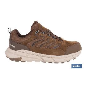ZAPATILLA DE TREKKING MARRÓN MODELO INFANTO TALLA 39